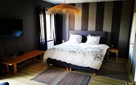Le Repos Du Gorille